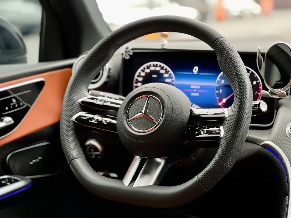 2024 Mercedes-Benz GLC Class 2.0T 204HP L4 9AT,autocango,china used car exporter,china ev exporter,chinese used car exporter,chinese used ev exporter