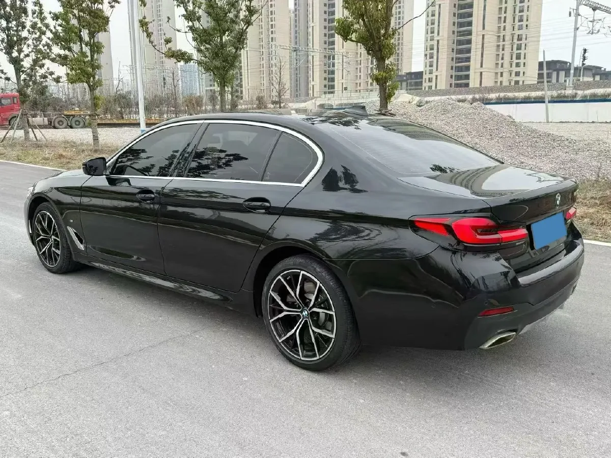 2022 BMW 5 Series 2.0T 252HP L4 8AT,autocango,china used car exporter,china ev exporter,chinese used car exporter,chinese used ev exporter