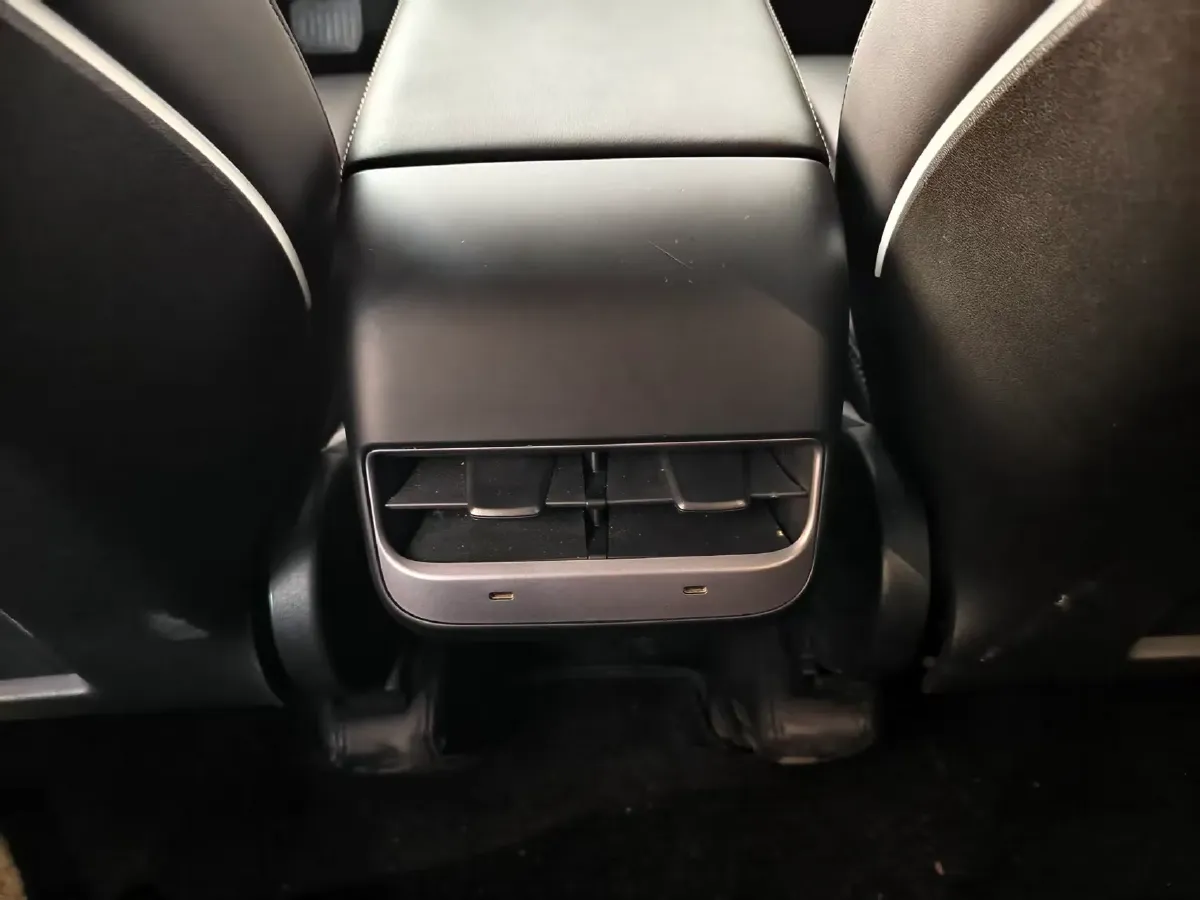 2022 Tesla Model Y BEV 60KWH,autocango,china used car exporter,china ev exporter,chinese used car exporter,chinese used ev exporter