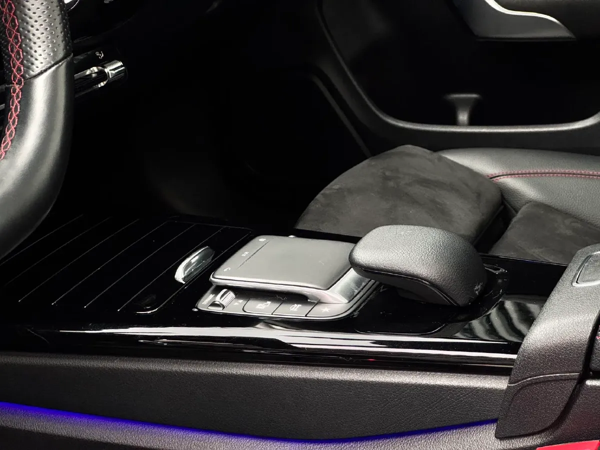 2020 Mercedes-Benz CLA Class 1.3T 163HP L4 7DCT,autocango,china used car exporter,china ev exporter,chinese used car exporter,chinese used ev exporter