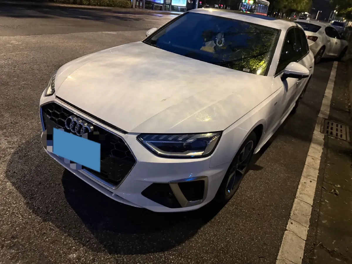 2024 Audi A4L 2.0T 190HP L4 7DCT,autocango,china used car exporter,china ev exporter,chinese used car exporter,chinese used ev exporter