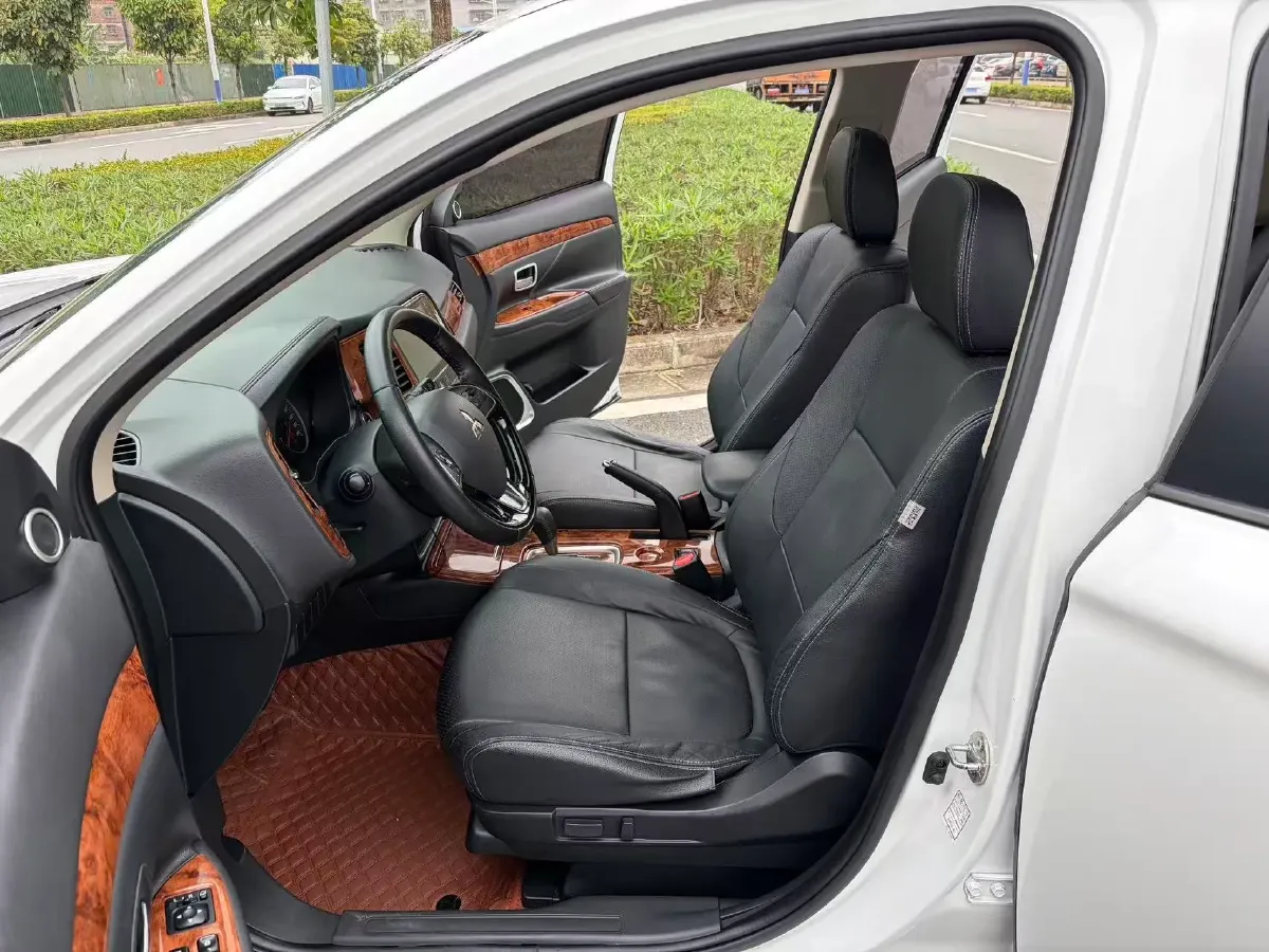 2018 Mitsubishi Outlander 2.0L 166HP L4 CVT,autocango,china used car exporter,china ev exporter,chinese used car exporter,chinese used ev exporter