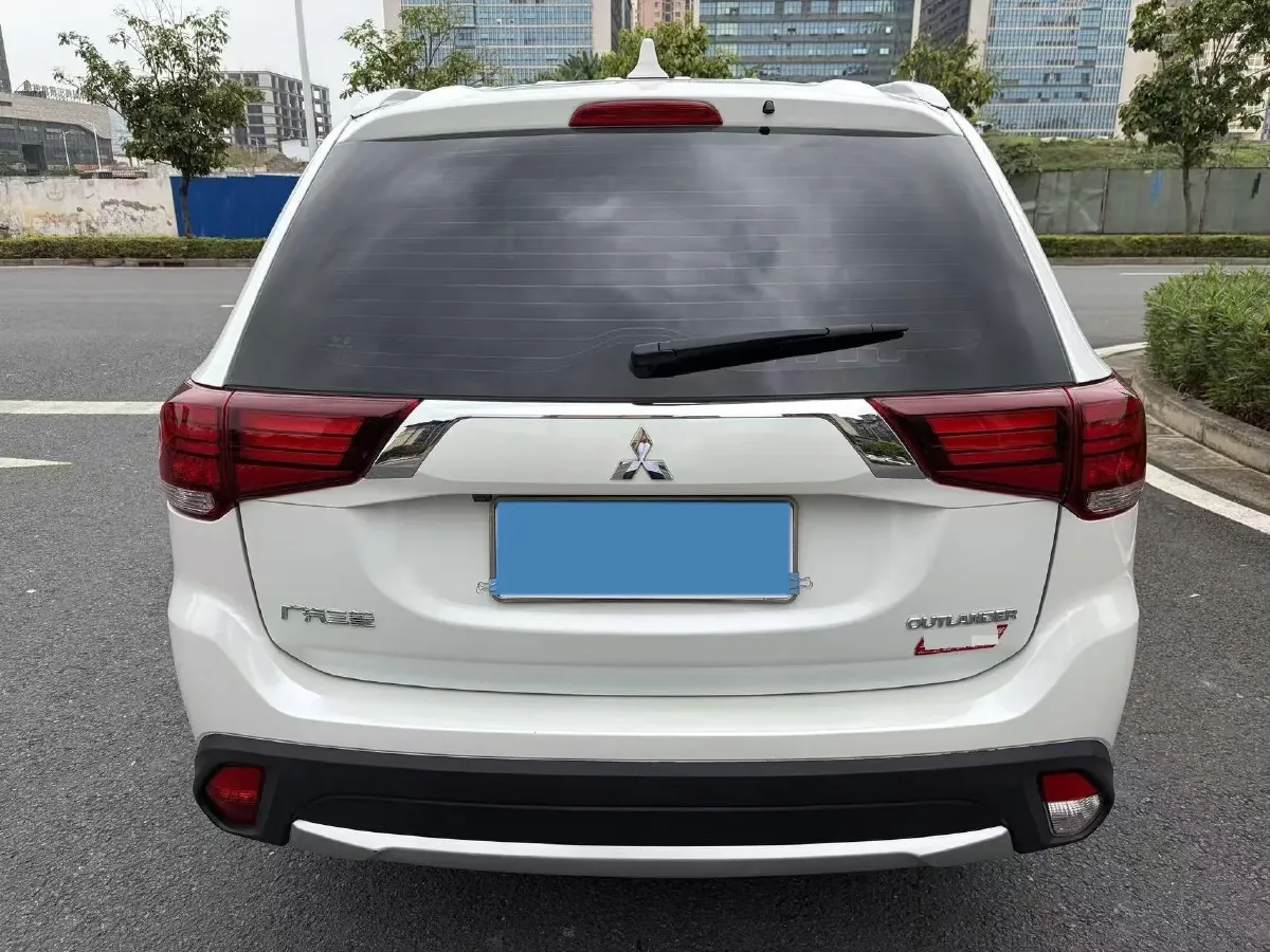 2018 Mitsubishi Outlander 2.0L 166HP L4 CVT,autocango,china used car exporter,china ev exporter,chinese used car exporter,chinese used ev exporter