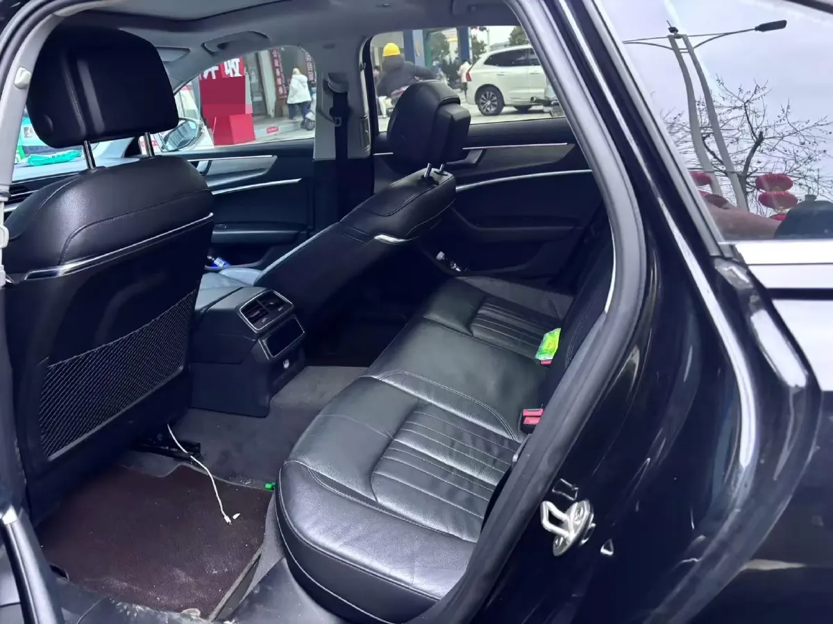 2022 Audi A6L 2.0T 224HP L4 7DCT,autocango,china used car exporter,china ev exporter,chinese used car exporter,chinese used ev exporter