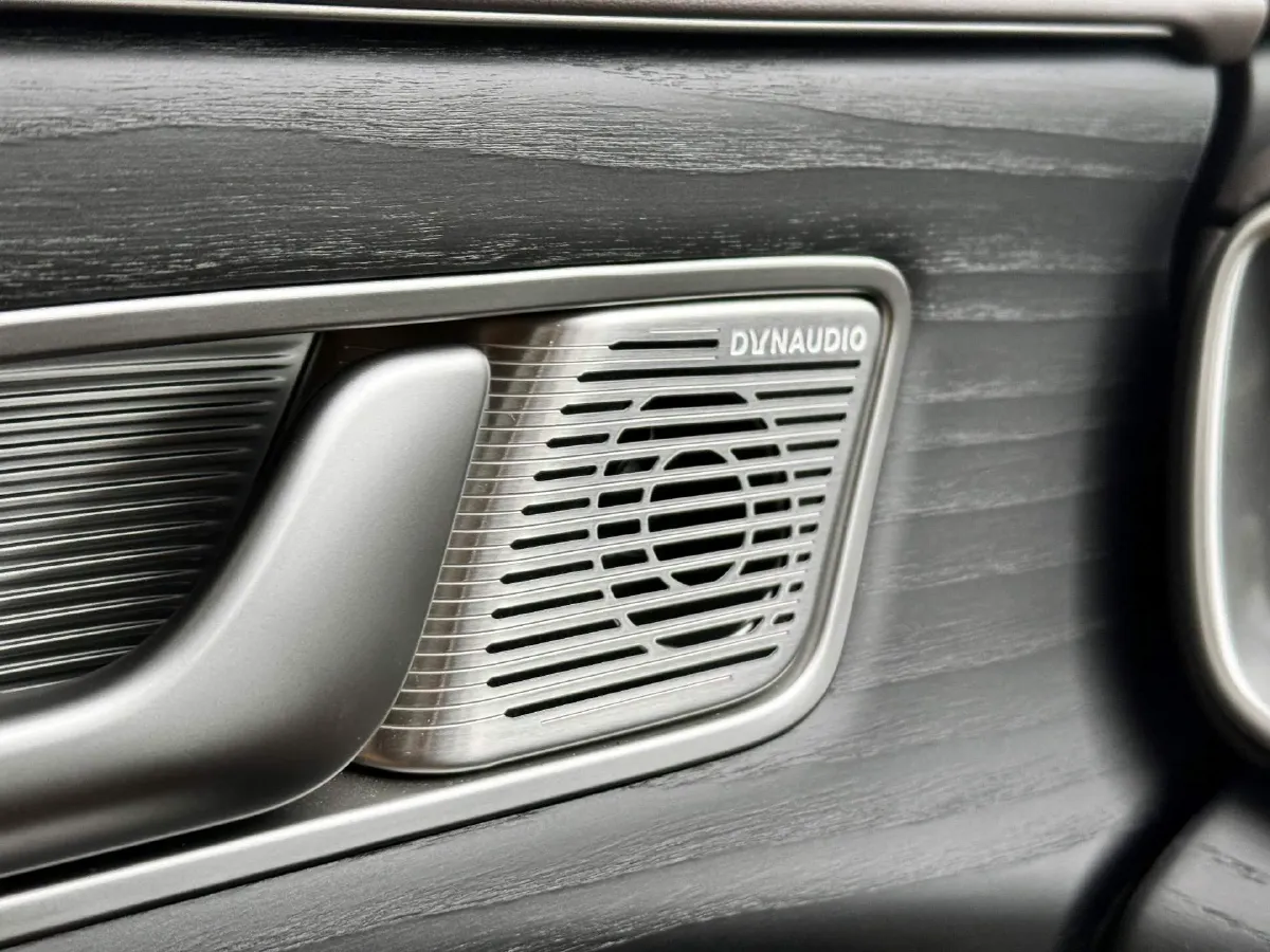 2024 Denza D9 1.5T 139HP L4 E-CVT PHEV 40KWH,autocango,china used car exporter,china ev exporter,chinese used car exporter,chinese used ev exporter