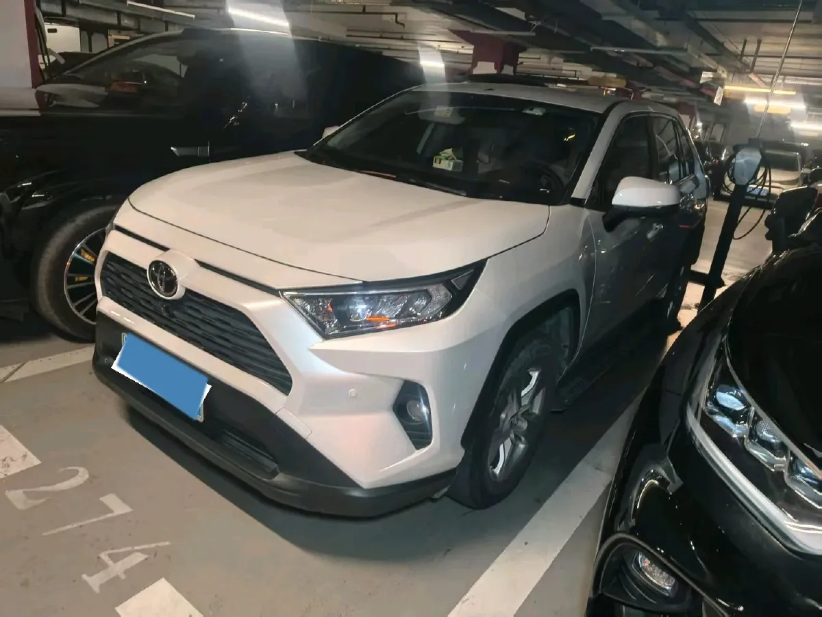 2021 Toyota RAV4 2.0L 171HP L4 CVT,autocango,china used car exporter,china ev exporter,chinese used car exporter,chinese used ev exporter