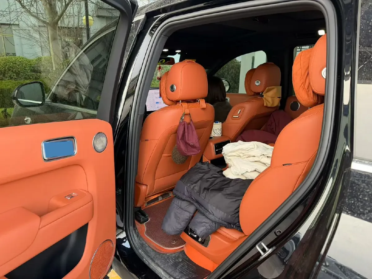 2023 Li L8 Range Extended 154HP REEV 40.9KWH,autocango,china used car exporter,china ev exporter,chinese used car exporter,chinese used ev exporter