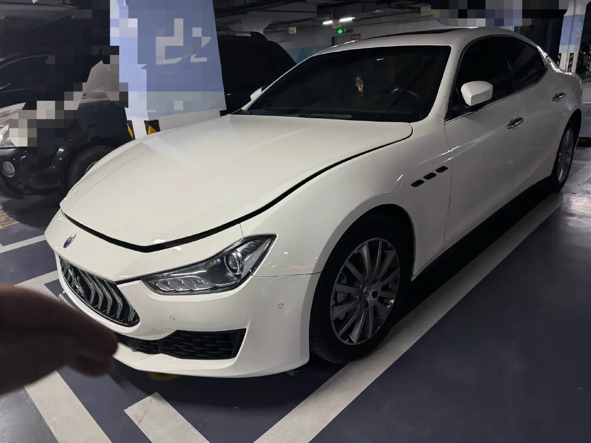 2021 Maserati Ghibli 2.0T 330HP L4 8AT,autocango,china used car exporter,china ev exporter,chinese used car exporter,chinese used ev exporter