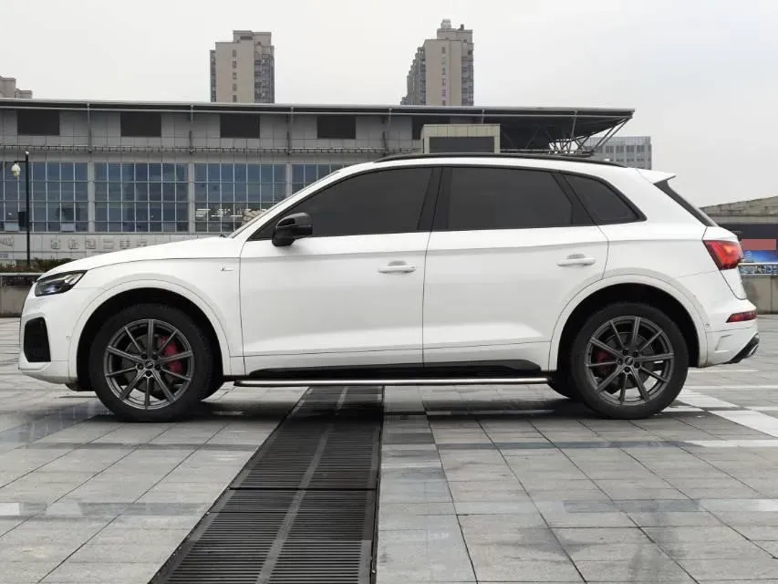 2021 Audi Q5L 2.0T 252HP L4 7DCT,autocango,china used car exporter,china ev exporter,chinese used car exporter,chinese used ev exporter