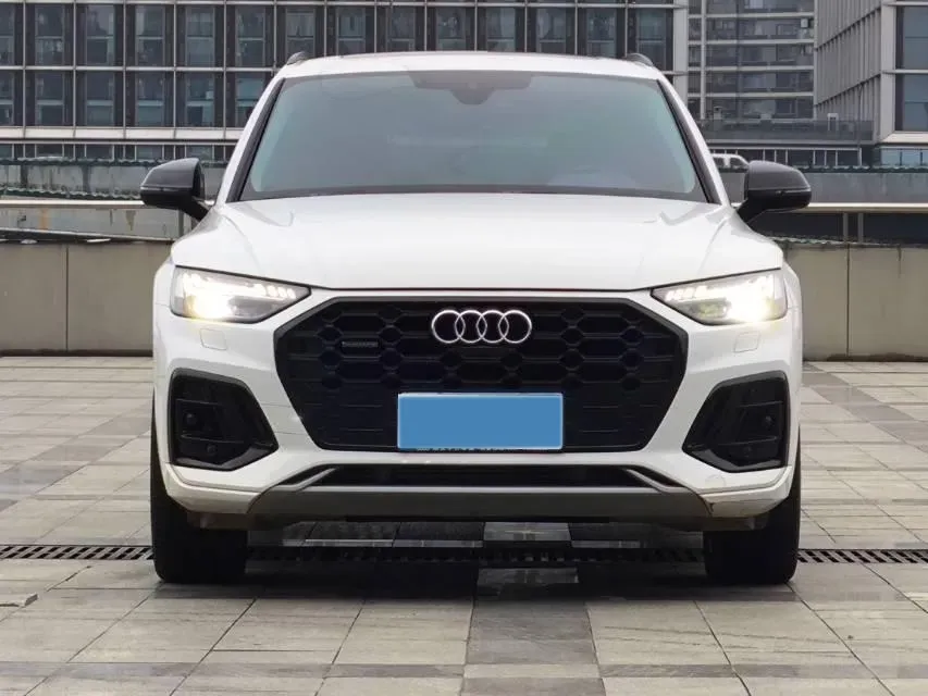 2021 Audi Q5L 2.0T 252HP L4 7DCT,autocango,china used car exporter,china ev exporter,chinese used car exporter,chinese used ev exporter