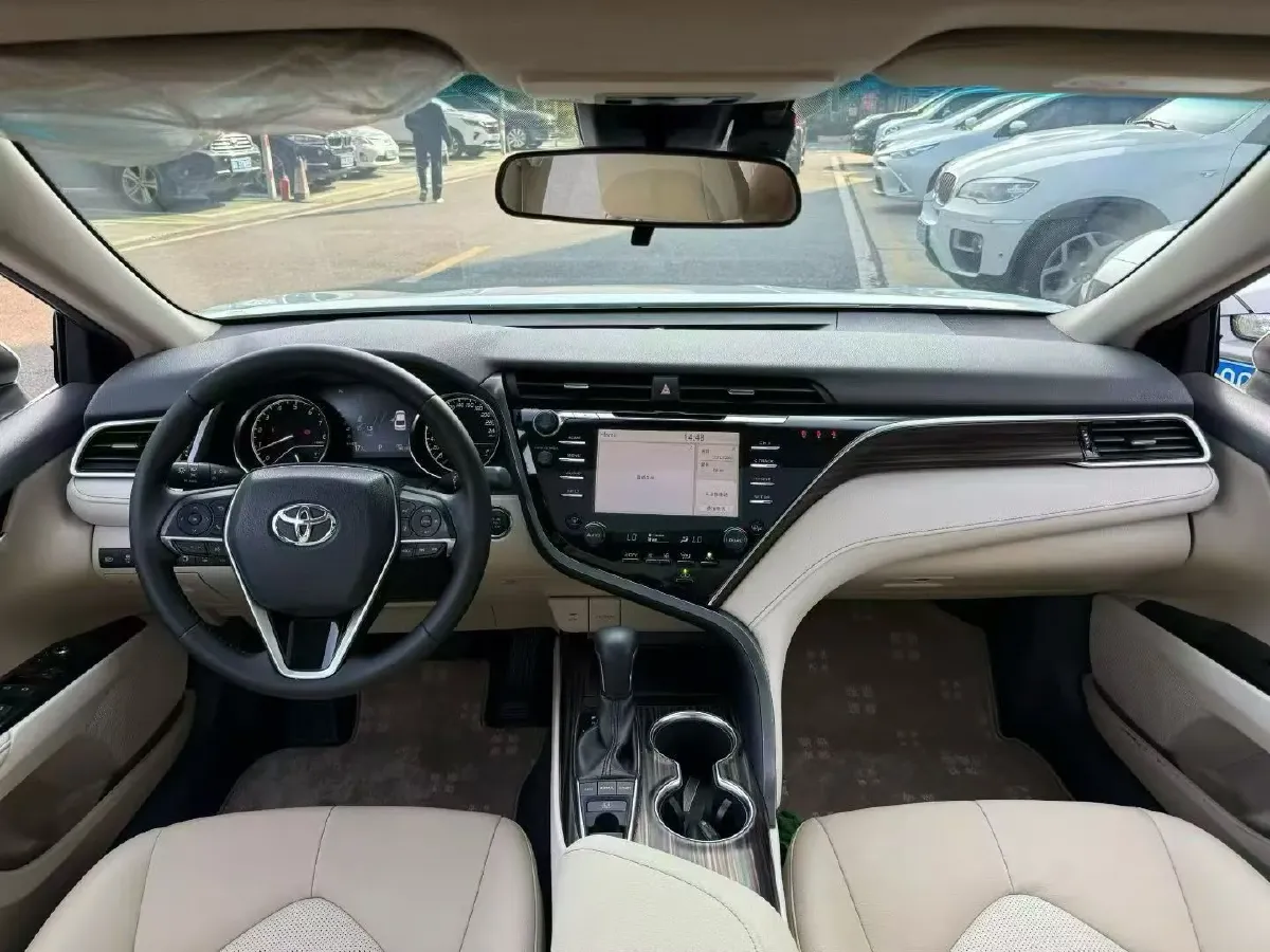 2019 Toyota Camry 2.5L 209HP L4 8AT,autocango,china used car exporter,china ev exporter,chinese used car exporter,chinese used ev exporter