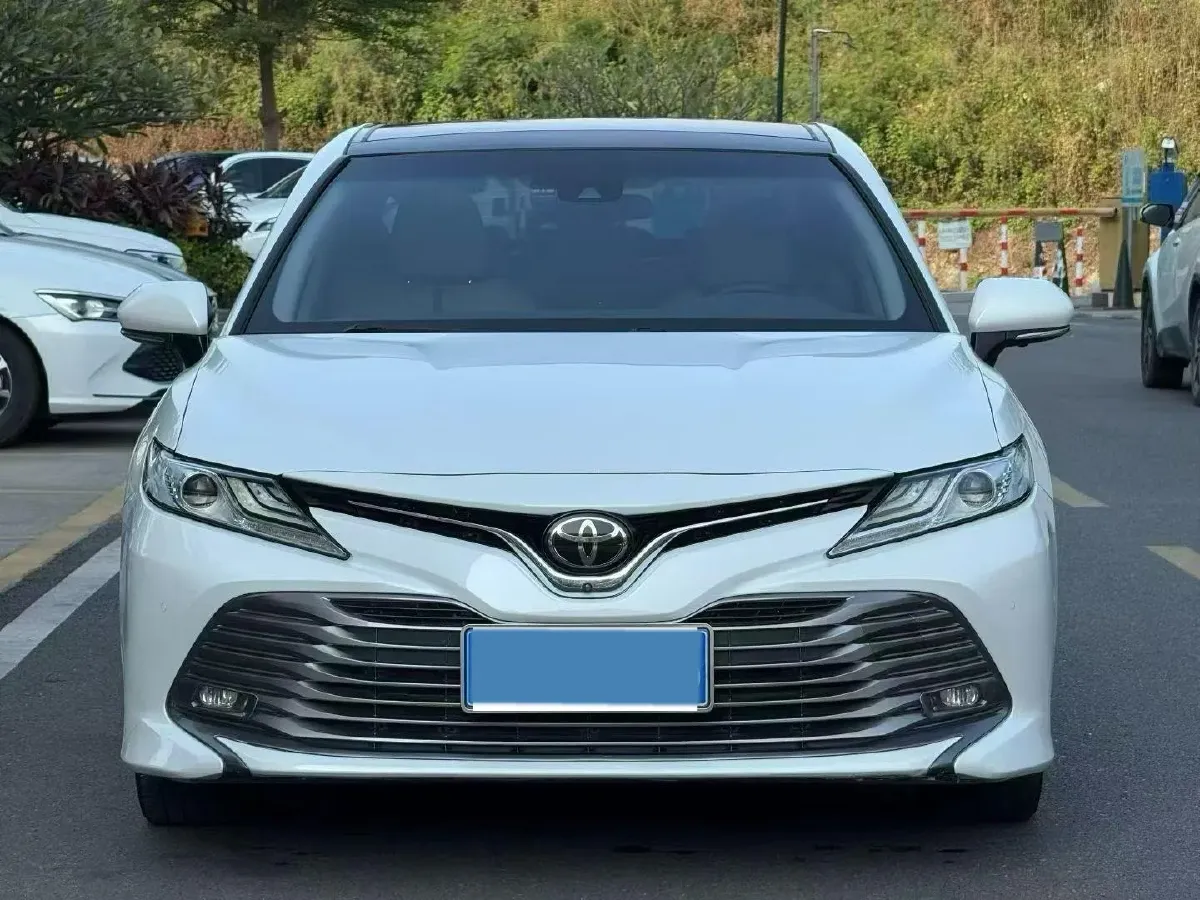 2019 Toyota Camry 2.5L 209HP L4 8AT,autocango,china used car exporter,china ev exporter,chinese used car exporter,chinese used ev exporter