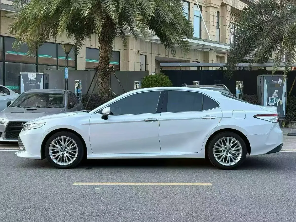2019 Toyota Camry 2.5L 209HP L4 8AT,autocango,china used car exporter,china ev exporter,chinese used car exporter,chinese used ev exporter