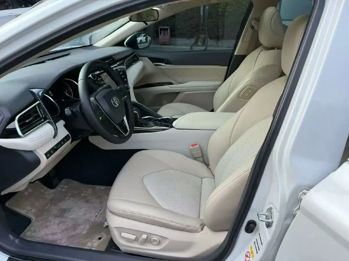 2019 Toyota Camry 2.5L 209HP L4 8AT,autocango,china used car exporter,china ev exporter,chinese used car exporter,chinese used ev exporter