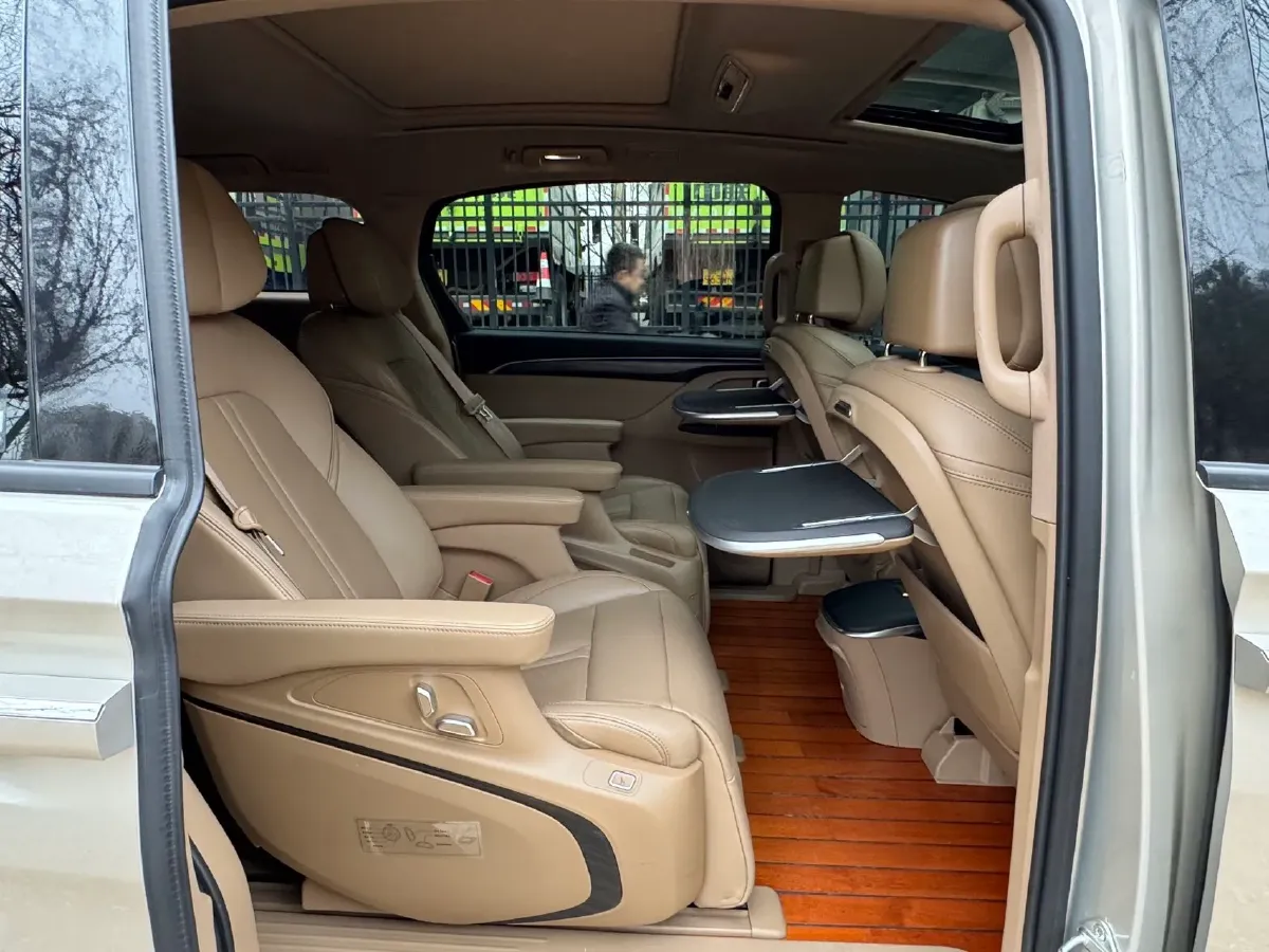 2021 Buick GL8 2.0T 237HP L4 9AT,autocango,china used car exporter,china ev exporter,chinese used car exporter,chinese used ev exporter