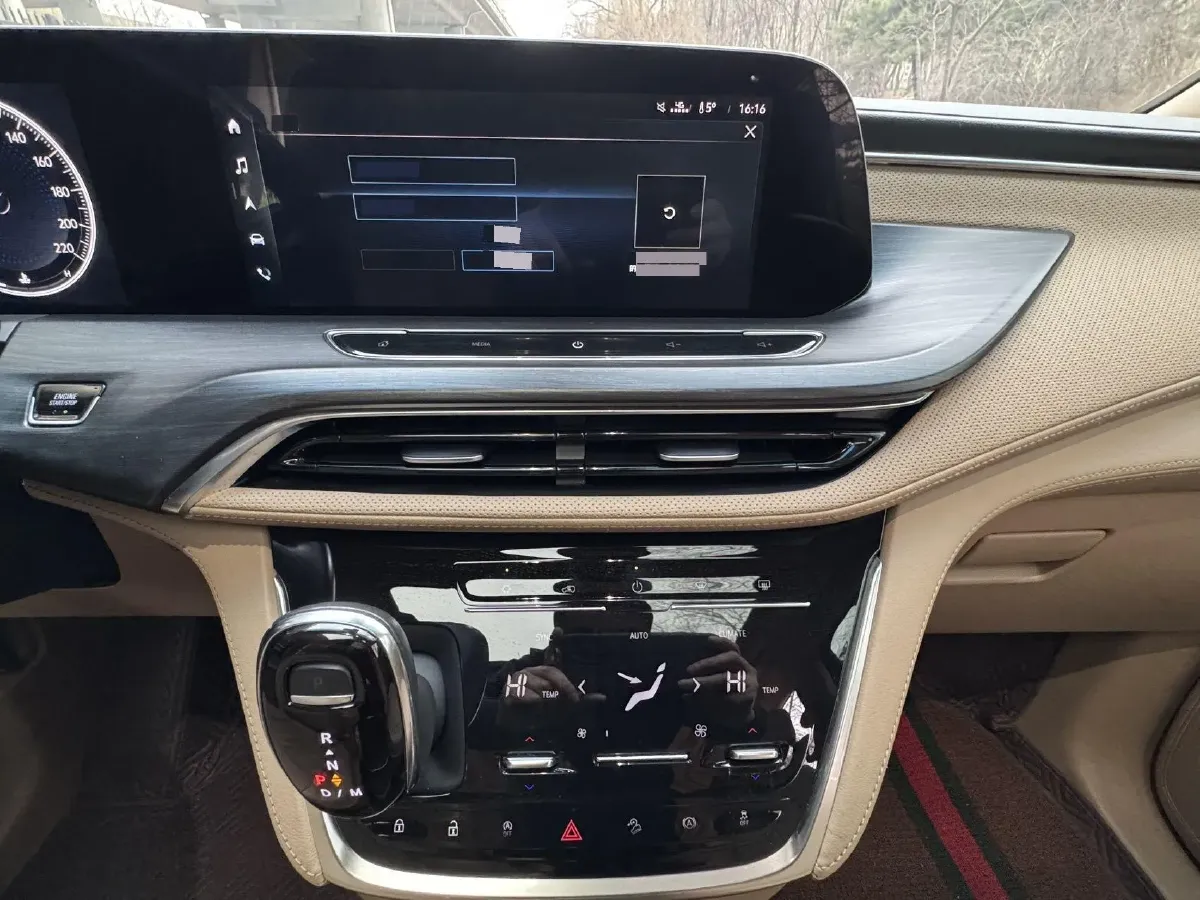 2021 Buick GL8 2.0T 237HP L4 9AT,autocango,china used car exporter,china ev exporter,chinese used car exporter,chinese used ev exporter