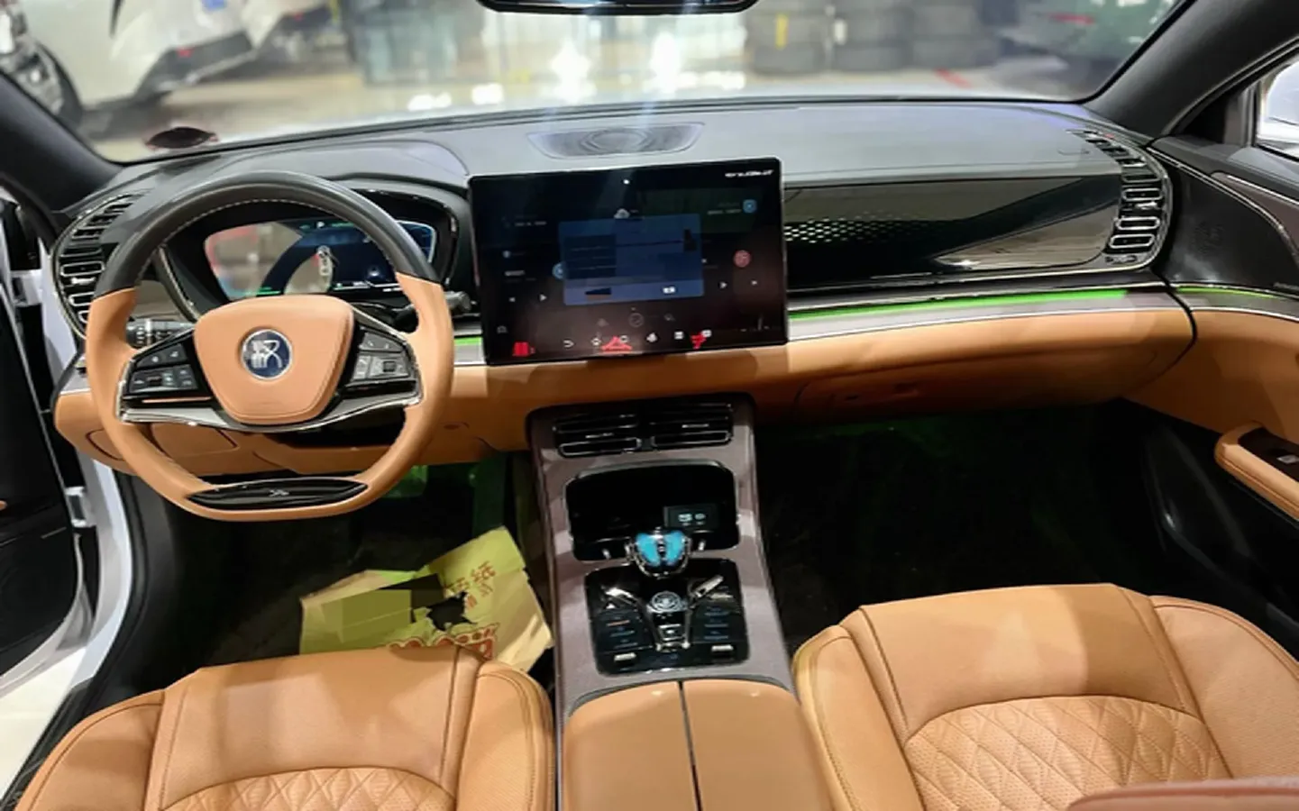 2022 Volkswagen Tiguan L 2.0T 186HP L4 7DCT,autocango,china used car exporter,china ev exporter,chinese used car exporter,chinese used ev exporter