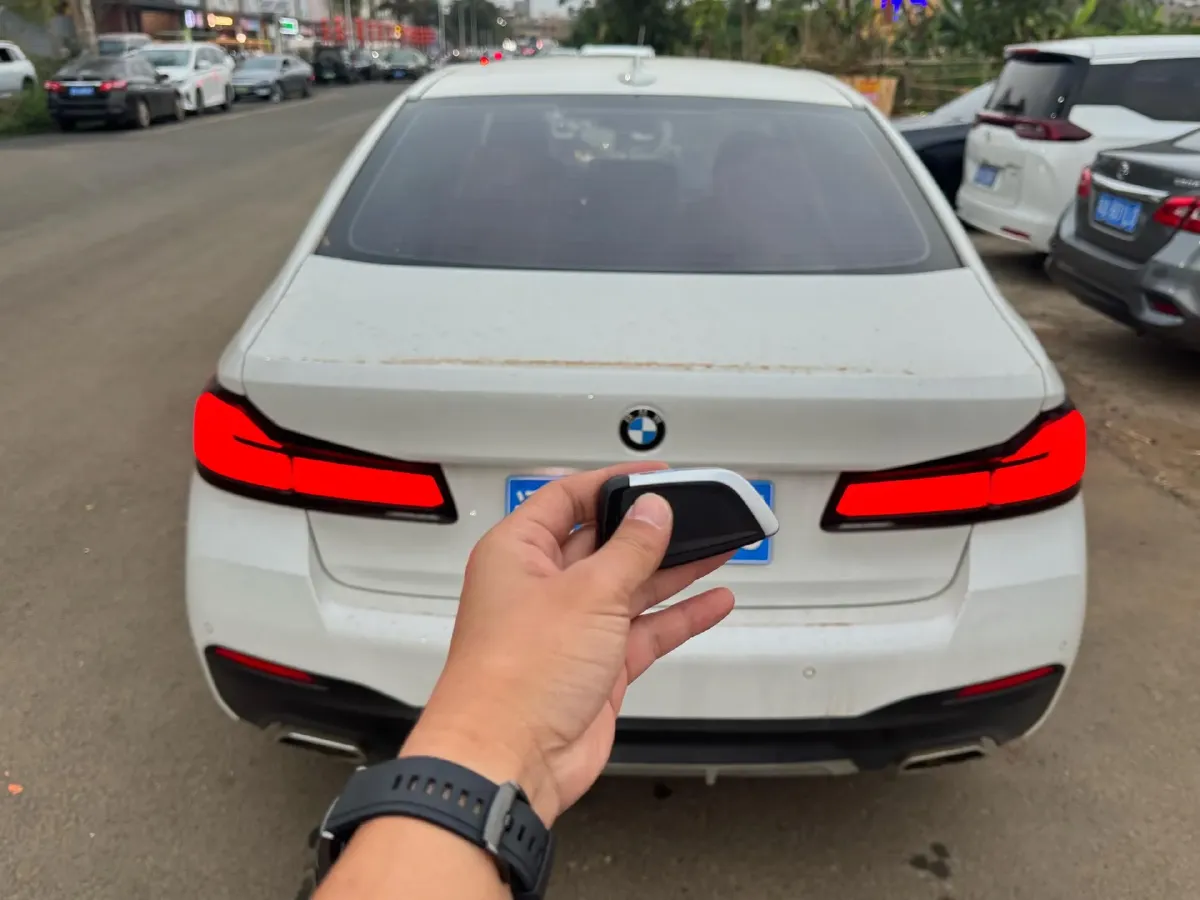 2022 BMW 5 Series 2.0T 184HP L4 8AT,autocango,china used car exporter,china ev exporter,chinese used car exporter,chinese used ev exporter