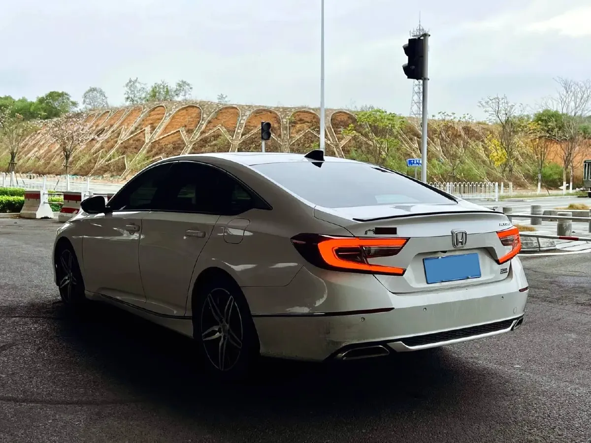 2022 Honda Accord 1.5T 194HP L4 CVT,autocango,china used car exporter,china ev exporter,chinese used car exporter,chinese used ev exporter