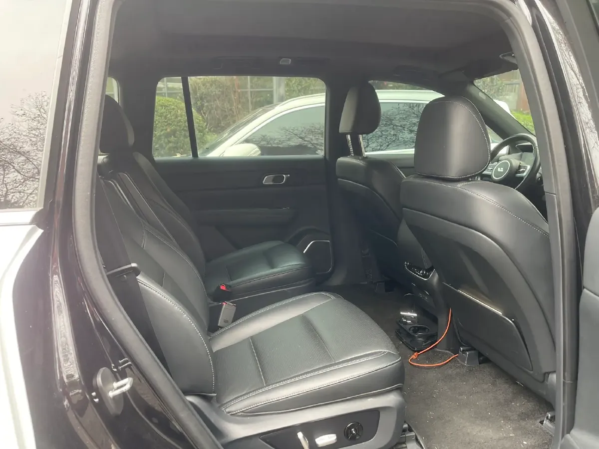 2021 Li ONE Range Extended 131HP REEV 40.5KWH,autocango,china used car exporter,china ev exporter,chinese used car exporter,chinese used ev exporter