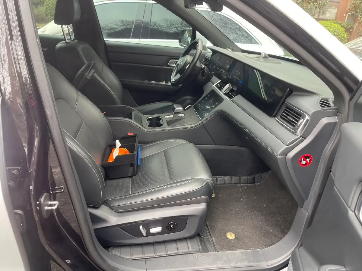 2021 Li ONE Range Extended 131HP REEV 40.5KWH,autocango,china used car exporter,china ev exporter,chinese used car exporter,chinese used ev exporter