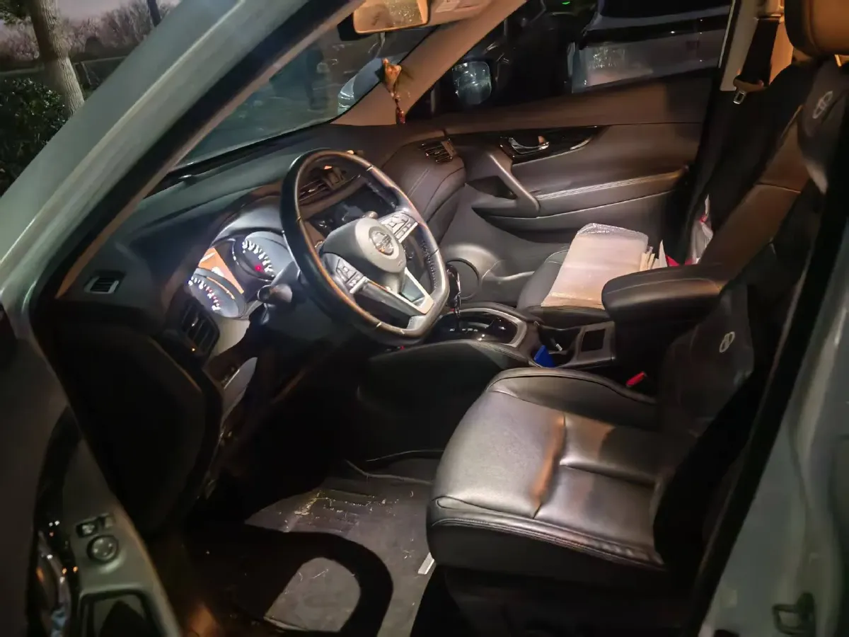 2020 Nissan X-Trail 2.0L 154HP L4 CVT,autocango,china used car exporter,china ev exporter,chinese used car exporter,chinese used ev exporter