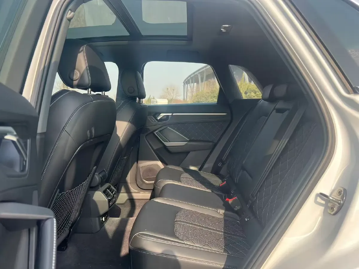 2025 Audi Q3 2.0T 186HP L4 7DCT,autocango,china used car exporter,china ev exporter,chinese used car exporter,chinese used ev exporter