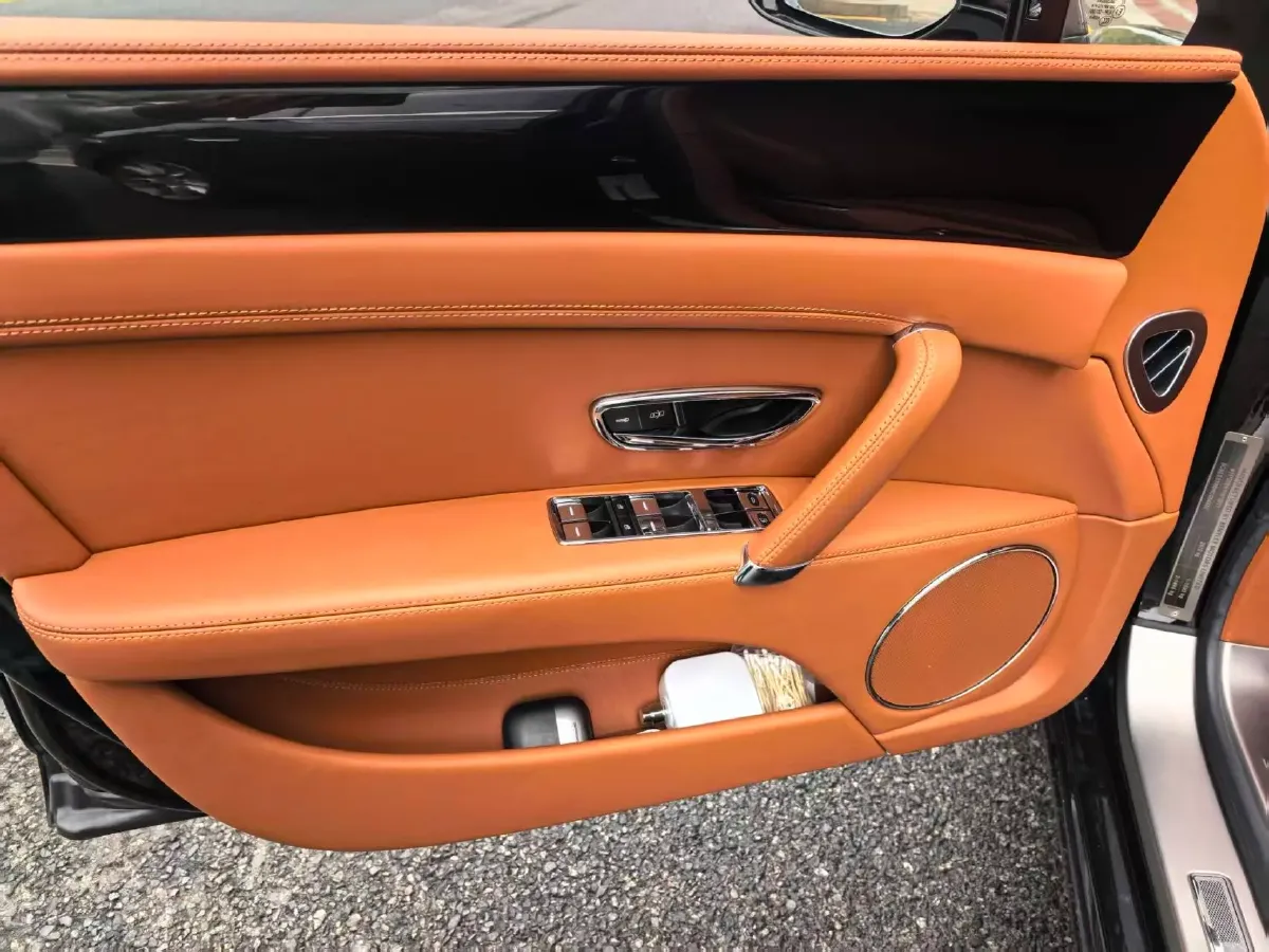 2017 Bentley Flying Spur 4.0T 507HP V8 8AT,autocango,china used car exporter,china ev exporter,chinese used car exporter,chinese used ev exporter