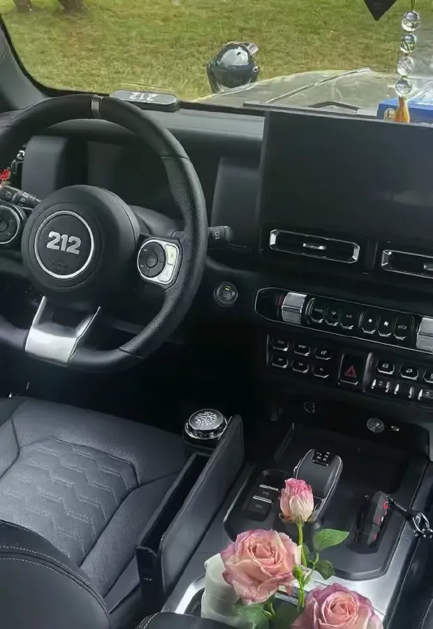 2024 212 212 T01 2.0T 252HP L4 8AT,autocango,china used car exporter,china ev exporter,chinese used car exporter,chinese used ev exporter