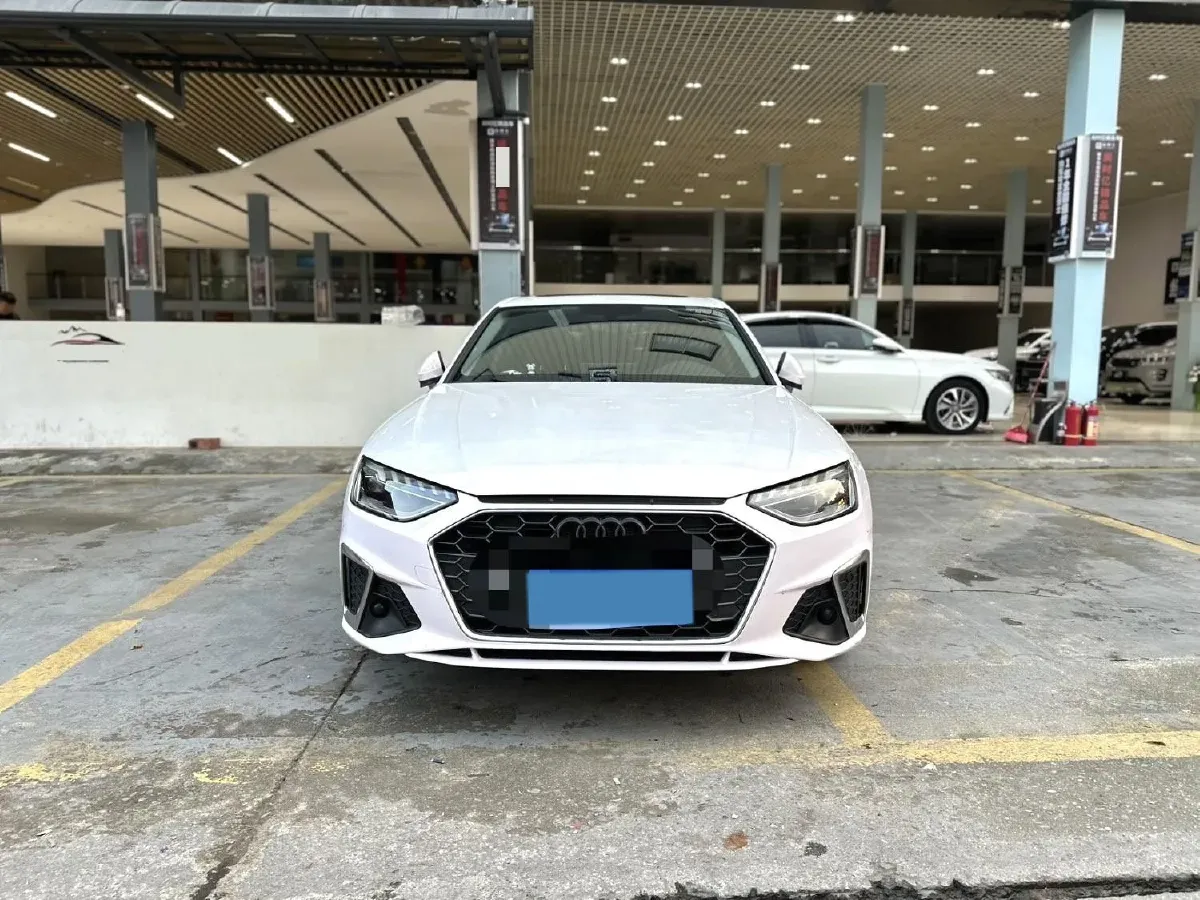 2020 Audi A4L 2.0T 190HP L4 7DCT,autocango,china used car exporter,china ev exporter,chinese used car exporter,chinese used ev exporter