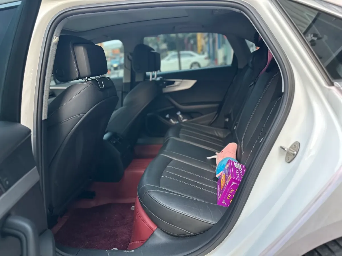 2020 Audi A4L 2.0T 190HP L4 7DCT,autocango,china used car exporter,china ev exporter,chinese used car exporter,chinese used ev exporter