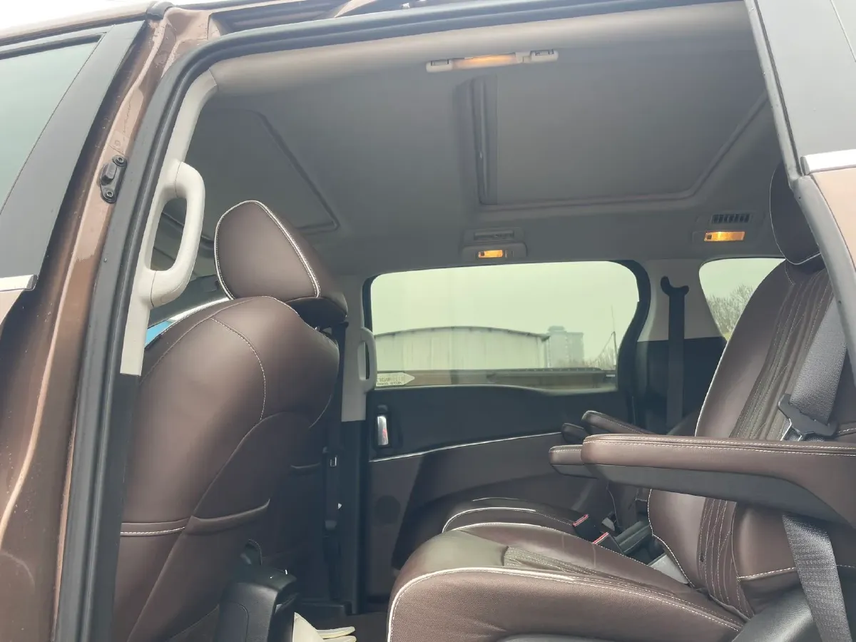 2021 Buick GL8 2.0T 237HP L4 9AT,autocango,china used car exporter,china ev exporter,chinese used car exporter,chinese used ev exporter