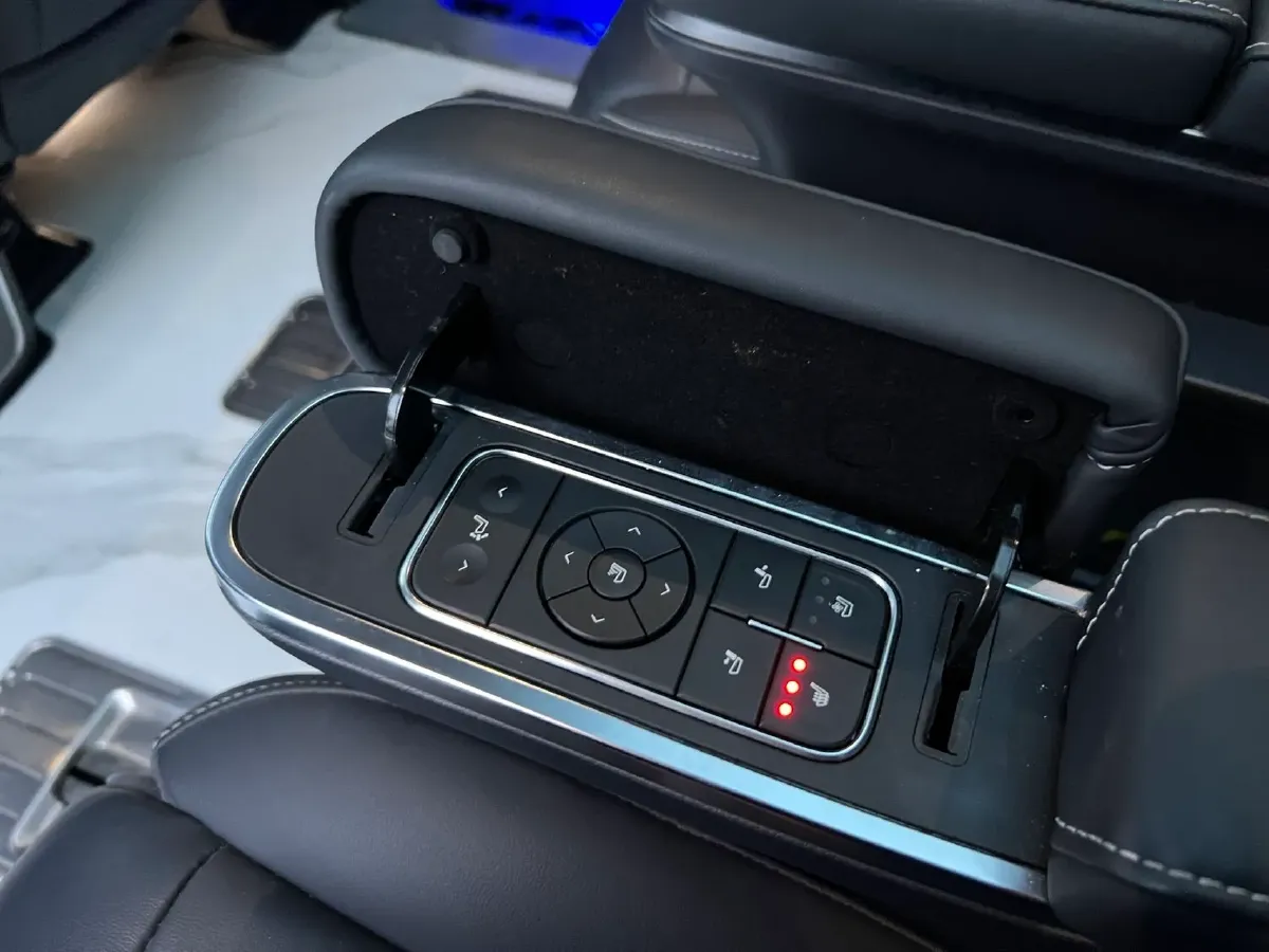 2023 GAC Trumpchi M8 2.0T 252HP L4 8AT,autocango,china used car exporter,china ev exporter,chinese used car exporter,chinese used ev exporter