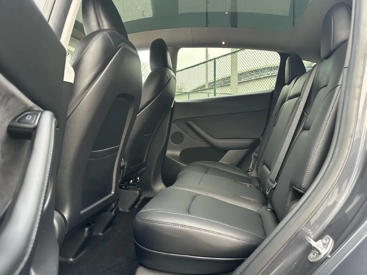 2022 Tesla Model Y BEV 60KWH,autocango,china used car exporter,china ev exporter,chinese used car exporter,chinese used ev exporter