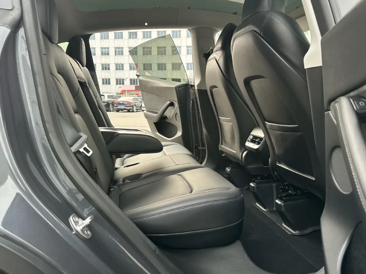 2022 Tesla Model Y BEV 60KWH,autocango,china used car exporter,china ev exporter,chinese used car exporter,chinese used ev exporter