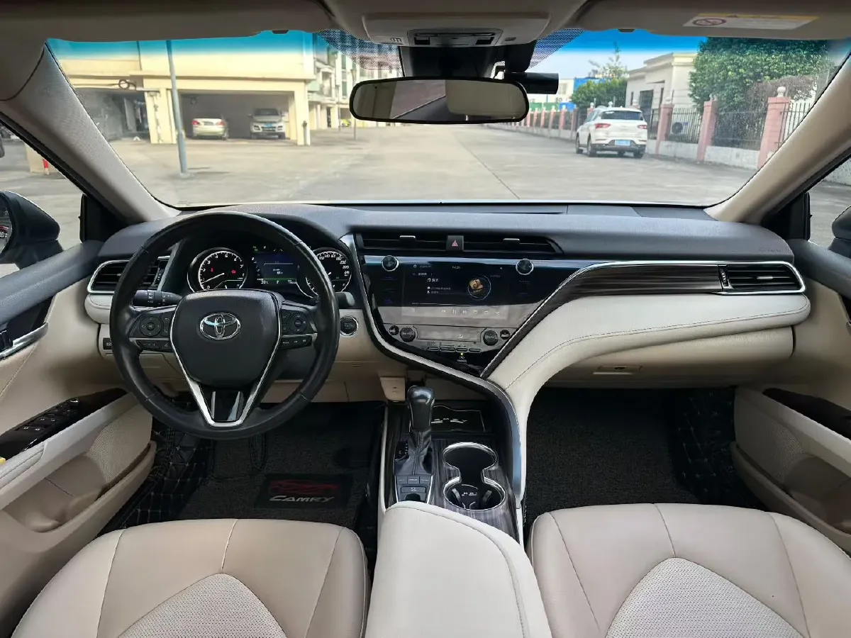2019 Toyota Camry 2.5L 209HP L4 8AT,autocango,china used car exporter,china ev exporter,chinese used car exporter,chinese used ev exporter