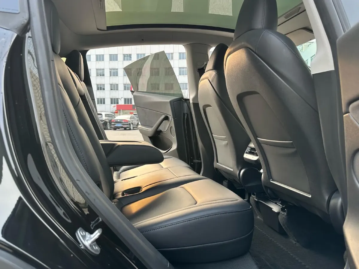 2022 Tesla Model Y BEV 60KWH,autocango,china used car exporter,china ev exporter,chinese used car exporter,chinese used ev exporter