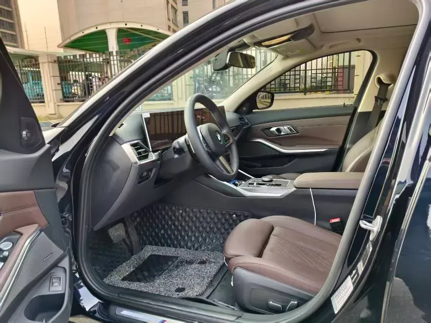 2024 BMW 3 Series 2.0T 184HP L4 8AT,autocango,china used car exporter,china ev exporter,chinese used car exporter,chinese used ev exporter