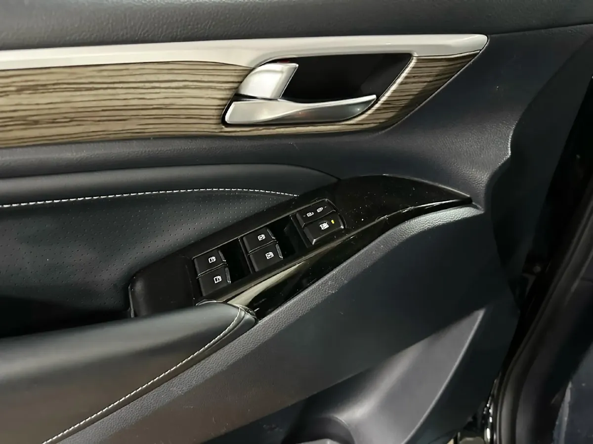 2021 GAC Trumpchi M8 2.0T 252HP L4 8AT,autocango,china used car exporter,china ev exporter,chinese used car exporter,chinese used ev exporter