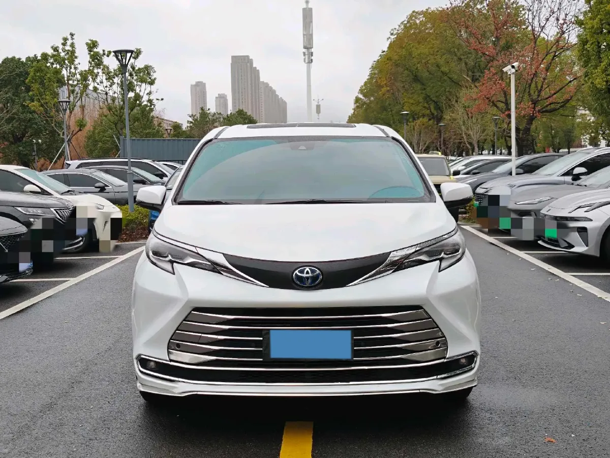 2023 Toyota Sienna 2.5L 189HP L4 E-CVT Hybrid,autocango,china used car exporter,china ev exporter,chinese used car exporter,chinese used ev exporter