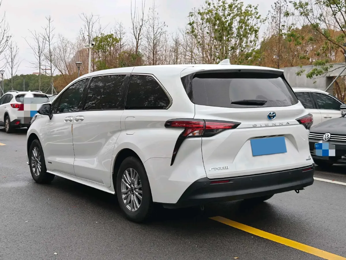 2023 Toyota Sienna 2.5L 189HP L4 E-CVT Hybrid,autocango,china used car exporter,china ev exporter,chinese used car exporter,chinese used ev exporter