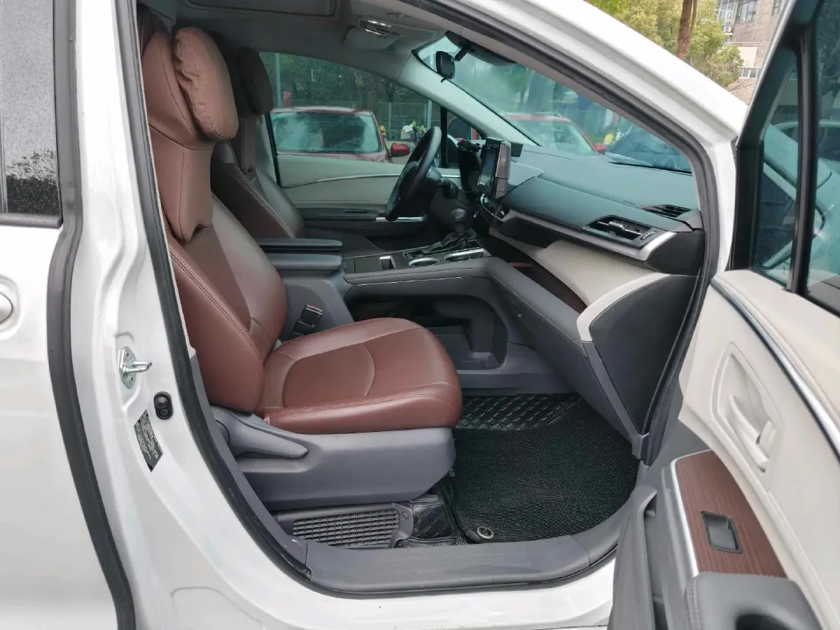 2023 Toyota Sienna 2.5L 189HP L4 E-CVT Hybrid,autocango,china used car exporter,china ev exporter,chinese used car exporter,chinese used ev exporter