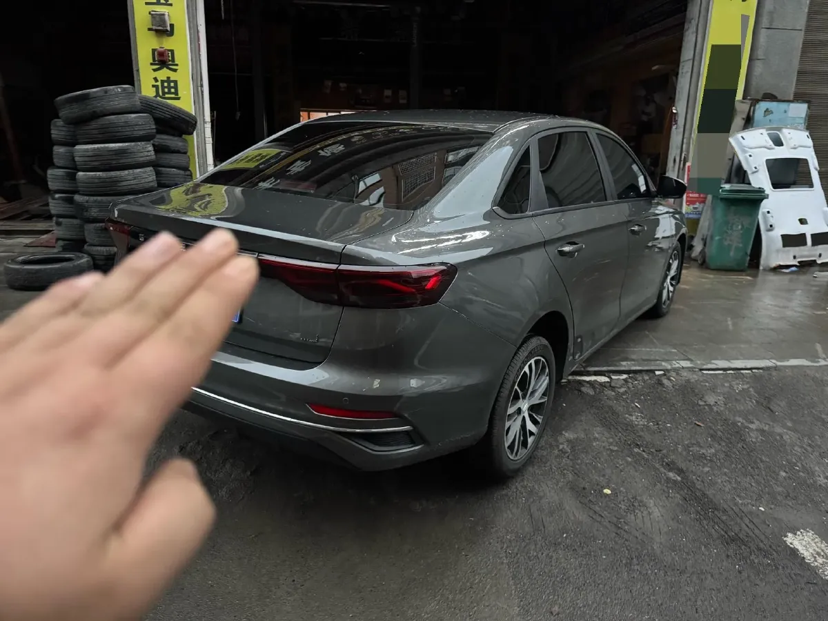 2025 Geely Emgrand 1.5L 127HP L4 5MT,autocango,china used car exporter,china ev exporter,chinese used car exporter,chinese used ev exporter