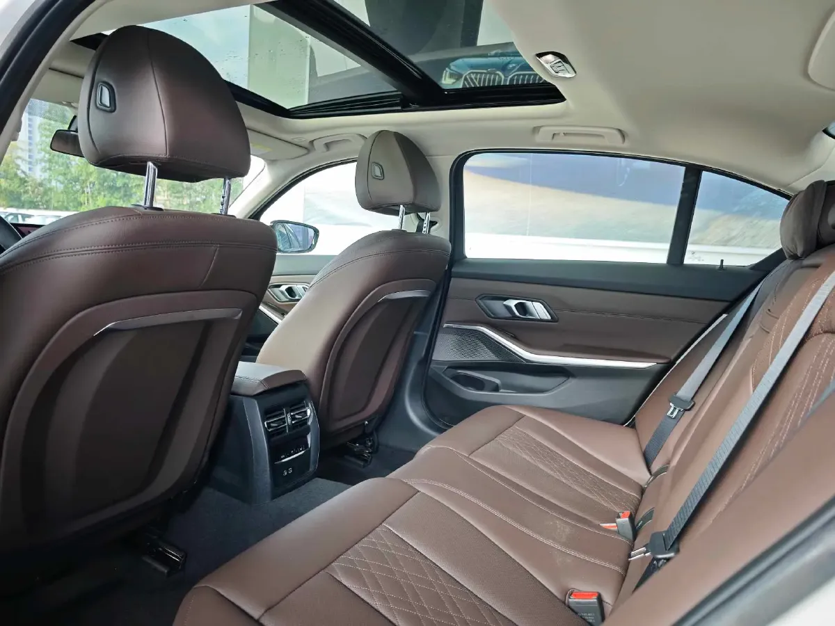 2024 BMW 3 Series 2.0T 184HP L4 8AT,autocango,china used car exporter,china ev exporter,chinese used car exporter,chinese used ev exporter