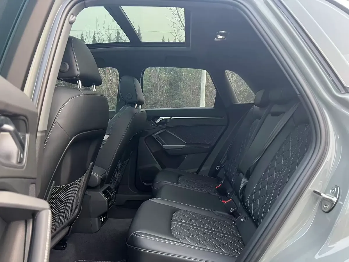 2025 Audi Q3 1.5T 160HP L4 7DCT,autocango,china used car exporter,china ev exporter,chinese used car exporter,chinese used ev exporter