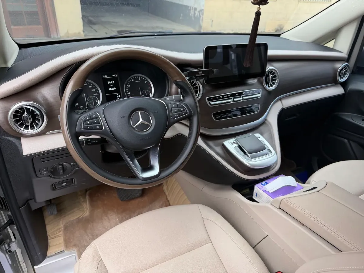 2021 Mercedes-Benz Vito 2.0T 211HP L4 9AT,autocango,china used car exporter,china ev exporter,chinese used car exporter,chinese used ev exporter