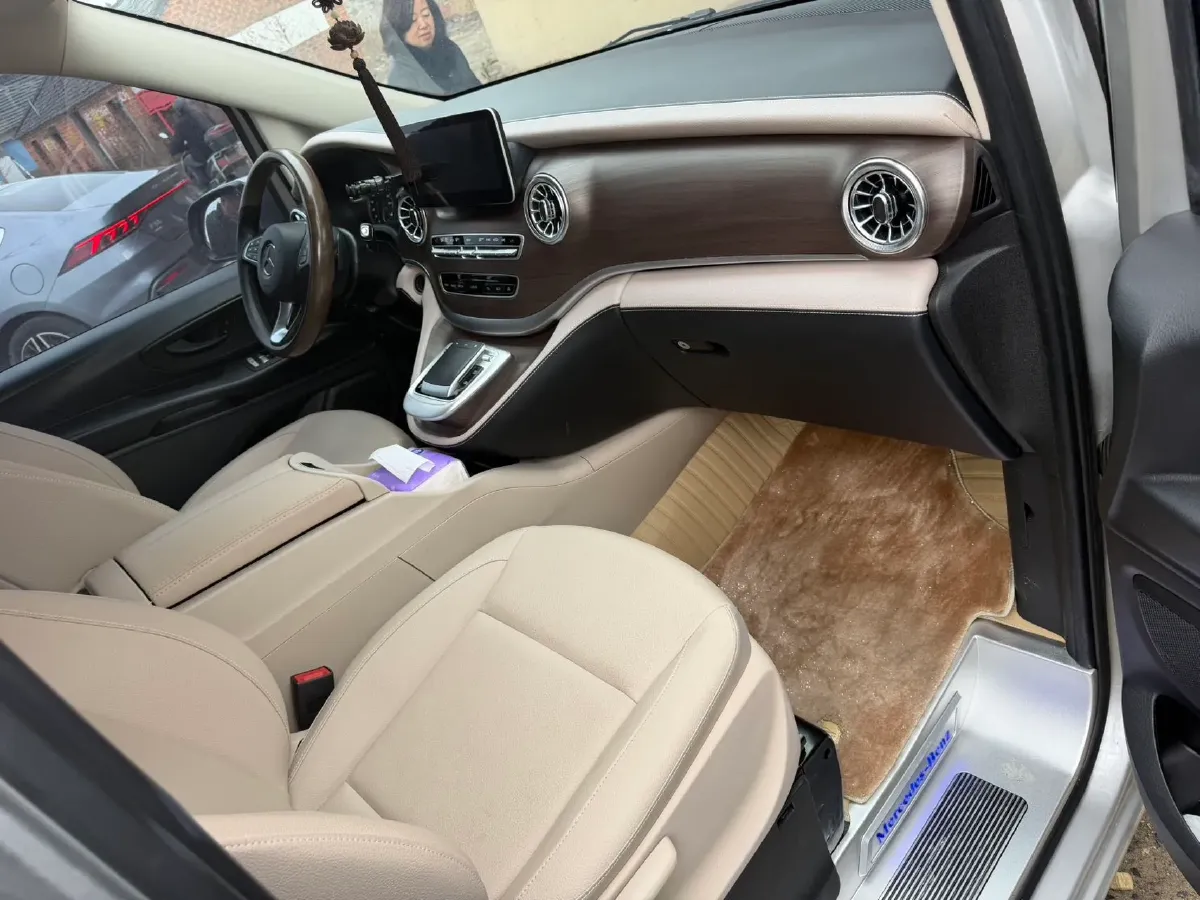 2021 Mercedes-Benz Vito 2.0T 211HP L4 9AT,autocango,china used car exporter,china ev exporter,chinese used car exporter,chinese used ev exporter