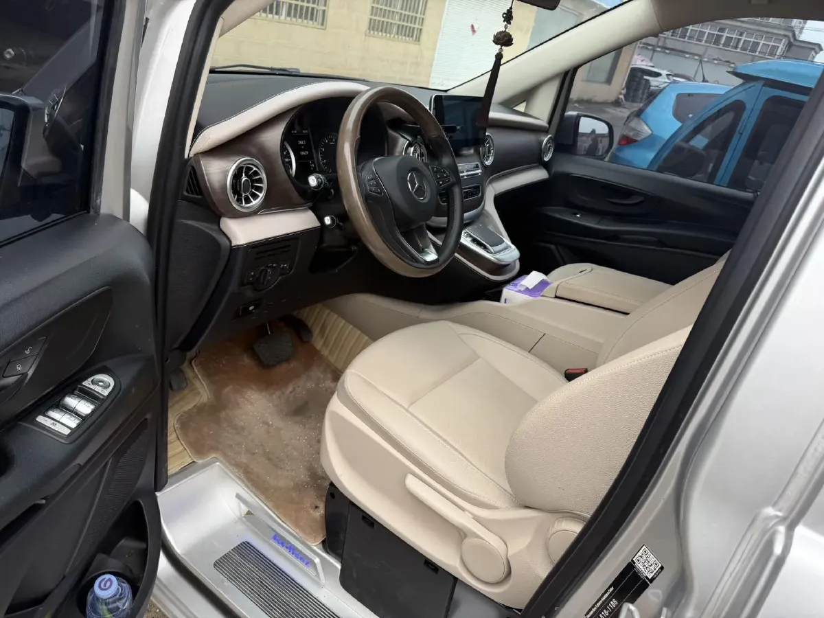 2021 Mercedes-Benz Vito 2.0T 211HP L4 9AT,autocango,china used car exporter,china ev exporter,chinese used car exporter,chinese used ev exporter