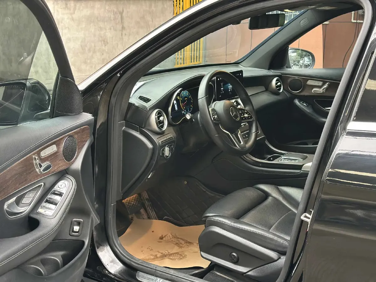 2021 Mercedes-Benz GLC Class 2.0T 197HP L4 9AT,autocango,china used car exporter,china ev exporter,chinese used car exporter,chinese used ev exporter