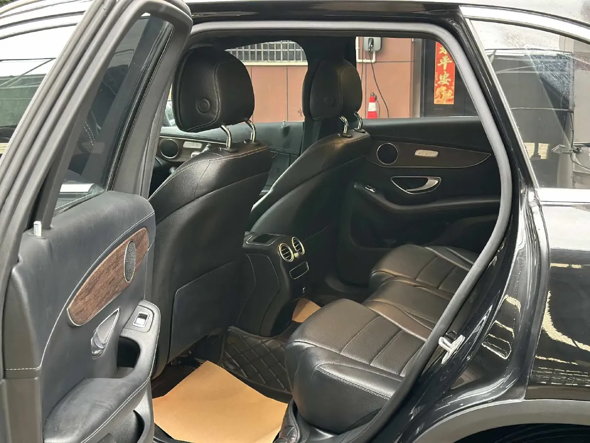 2021 Mercedes-Benz GLC Class 2.0T 197HP L4 9AT,autocango,china used car exporter,china ev exporter,chinese used car exporter,chinese used ev exporter